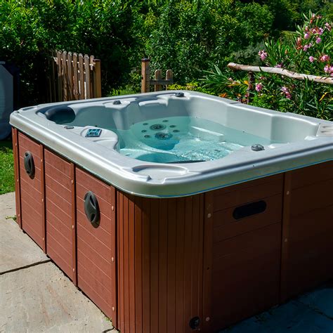 jacuzzi ou spa quelle différence.